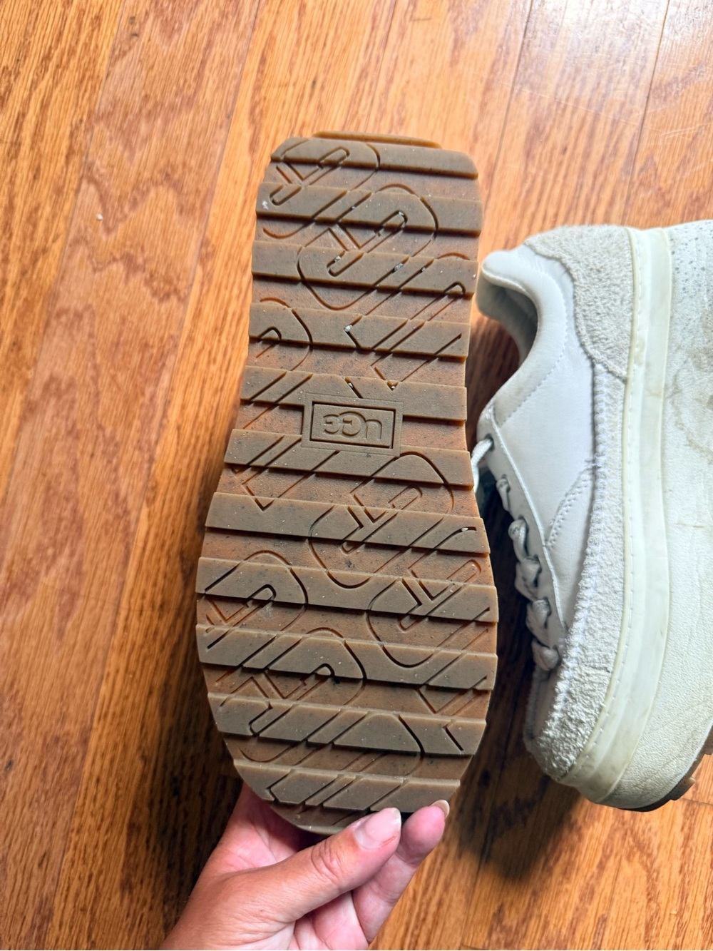 UGG Women's Marin Lace Sneaker Size 9 - Picture 3 of 8